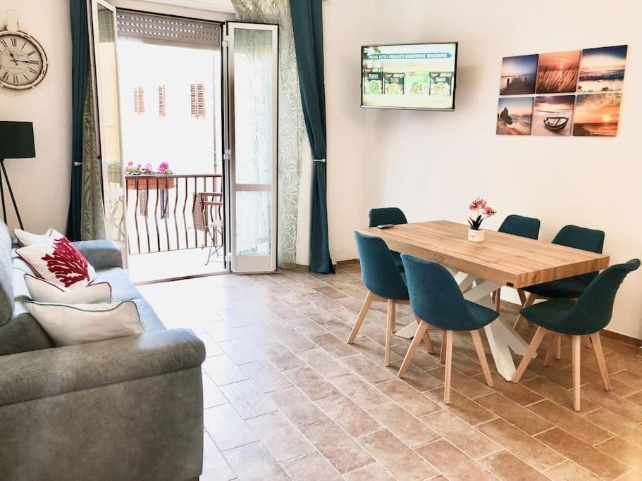 Maddy House - 50 Mt Dal Mare Villa Porto Santo Stefano  Bagian luar foto