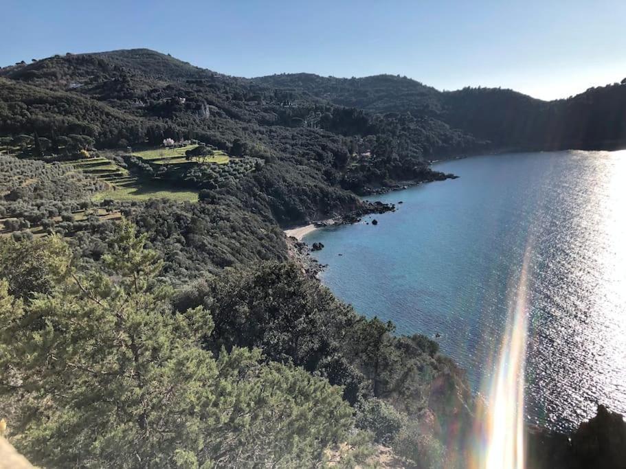 Maddy House - 50 Mt Dal Mare Villa Porto Santo Stefano  Bagian luar foto