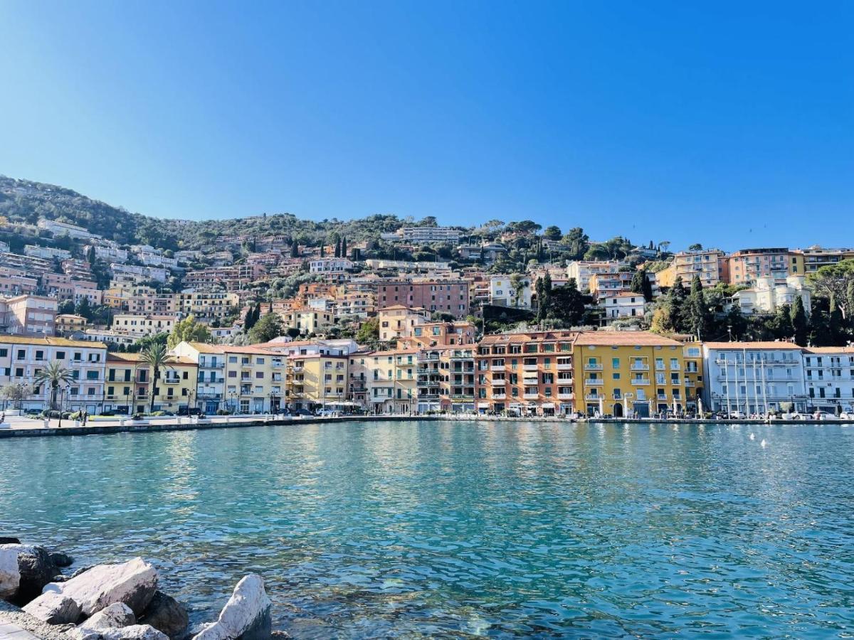 Maddy House - 50 Mt Dal Mare Villa Porto Santo Stefano  Bagian luar foto